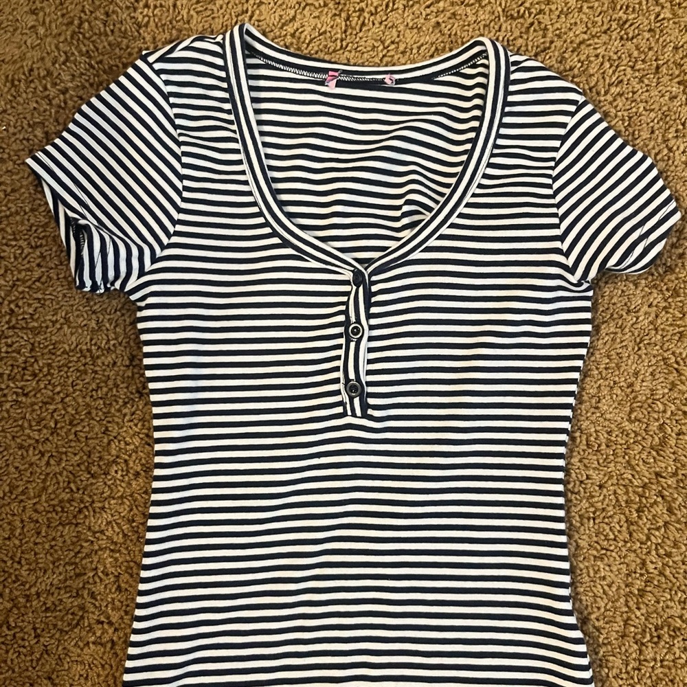 Striped Black and White V-Neck Top Edikted